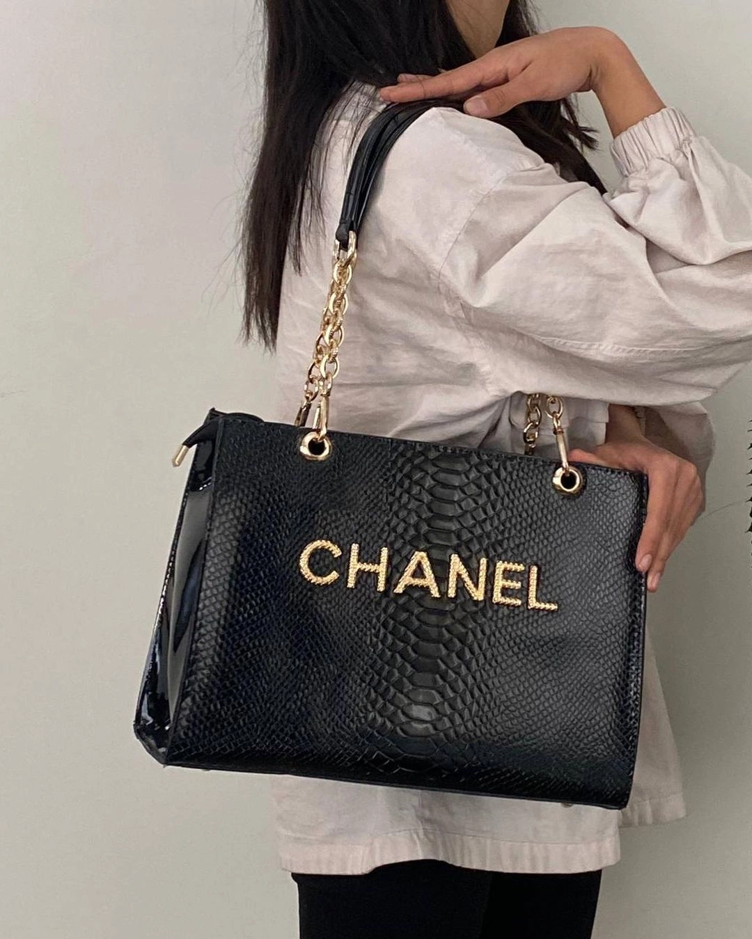 کیف دوشی زنانه شنل بزرگ CHANEL حروف طلایی