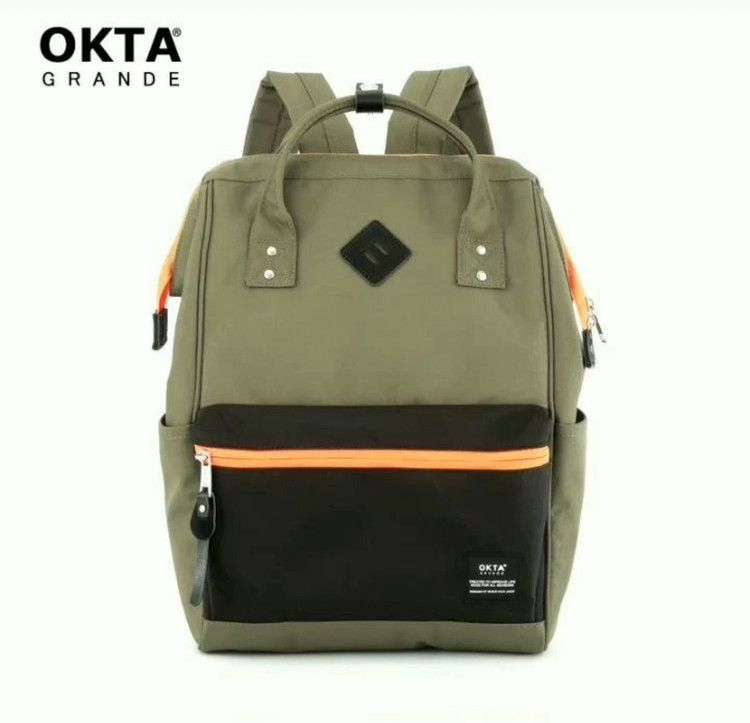 کوله پشتی مدسه ای خارجی برند اوکتا مدل 9003 نمای روبرو